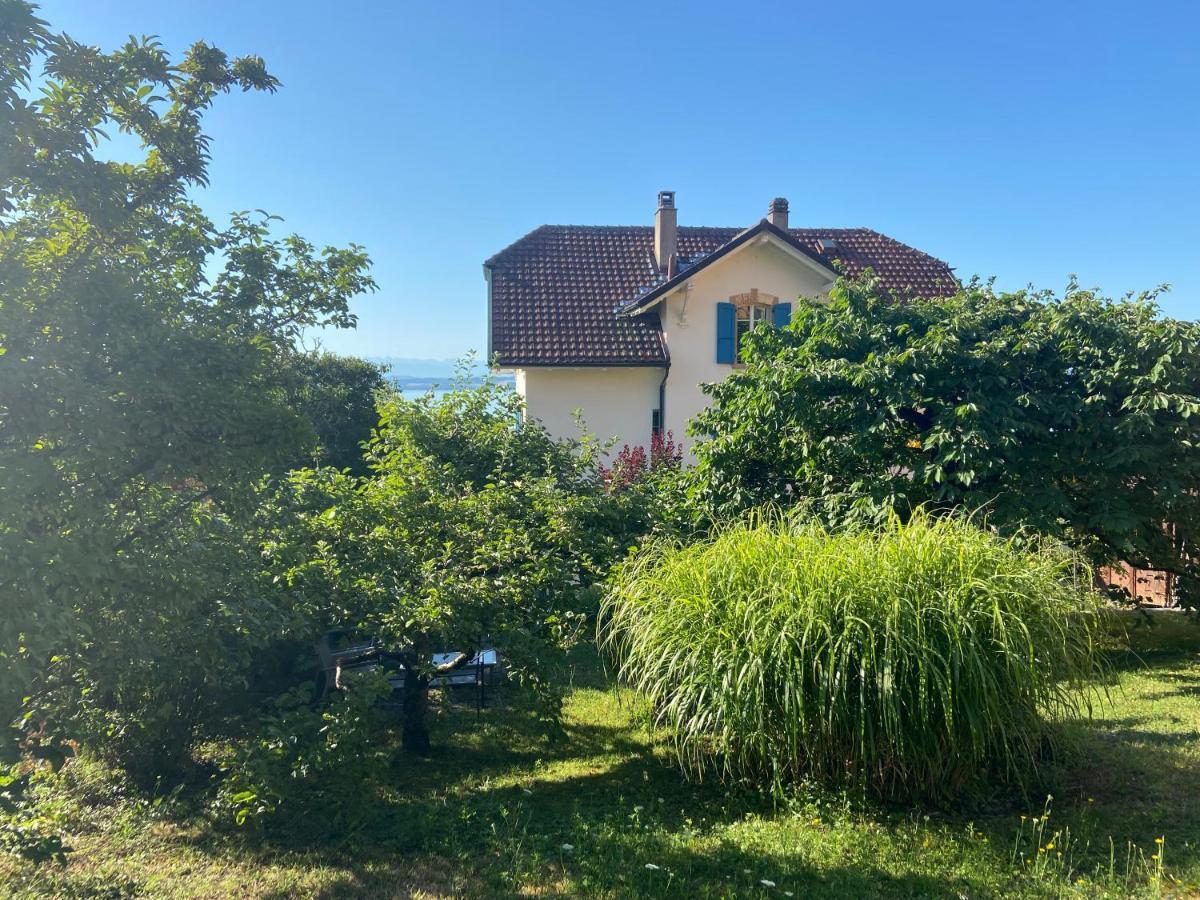 فندق La Maison Bleue A 2 Pas Du Lac Du Neuchatel Hauterive  المظهر الخارجي الصورة