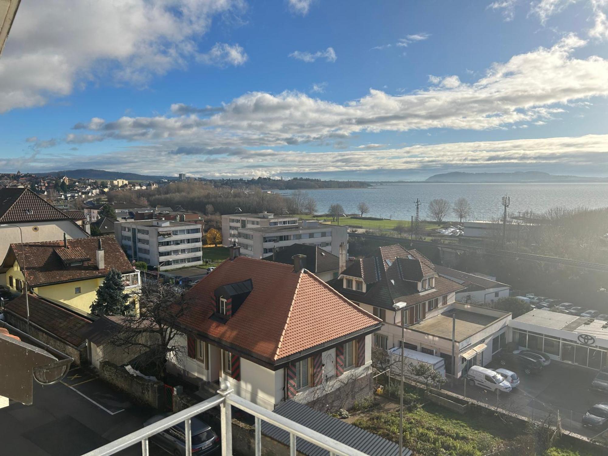 فندق La Maison Bleue A 2 Pas Du Lac Du Neuchatel Hauterive  المظهر الخارجي الصورة